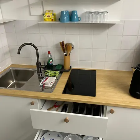 Apartment Naast Station Vlak Bij Brussel *