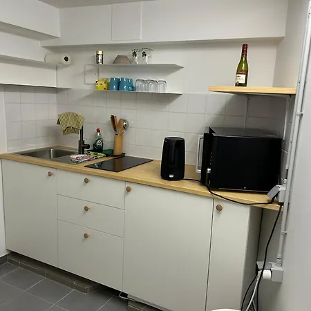 Apartment Naast Station Vlak Bij Brussel
